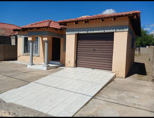 3 BEDROOM HOUSE FOR SALE IN SESHEGO E